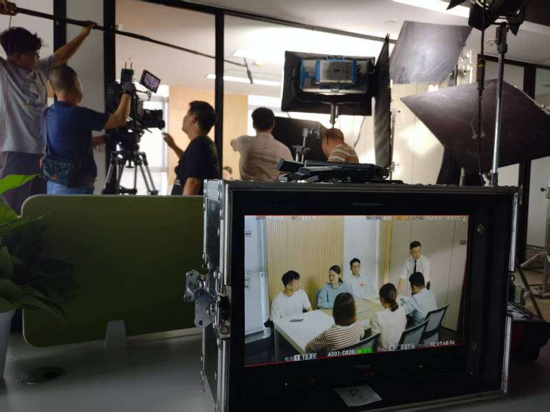神农架TVC拍摄公司：科技产品视觉化大师，诠释未来感与功能美学